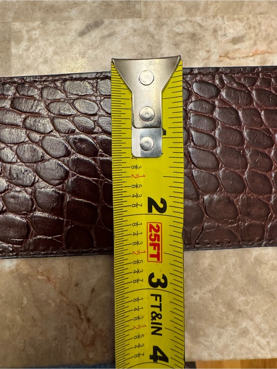 Vintage Brown leather Croc-Embossed Belt w/ Gold Hardware gorgeous size small